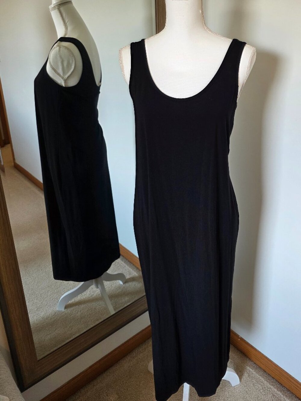 Lou & Grey Sleeveless Midi Dress